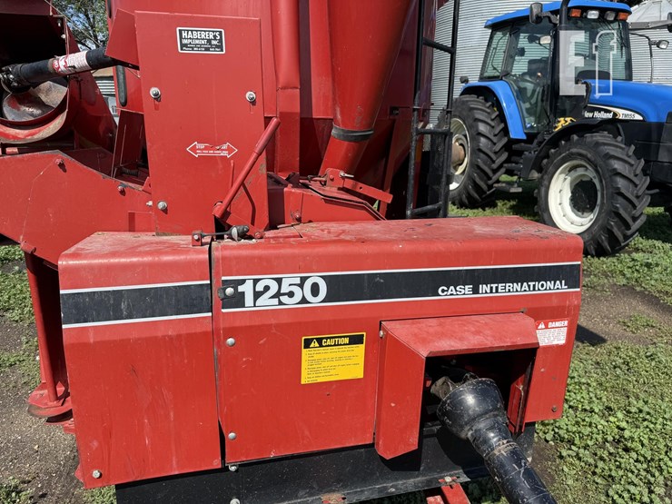 case-ih-1250-image-4