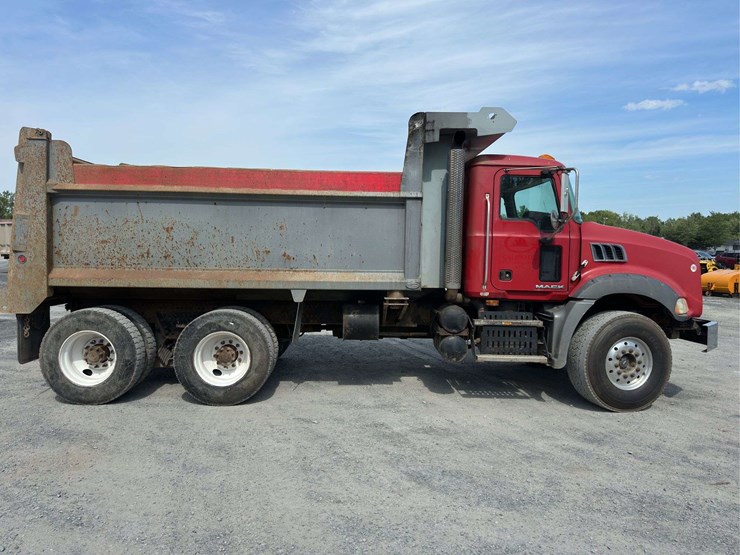 2009-mack-granite-gu813-image-9