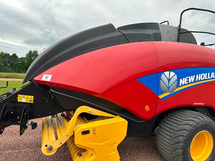 2014-new-holland-330-image-20