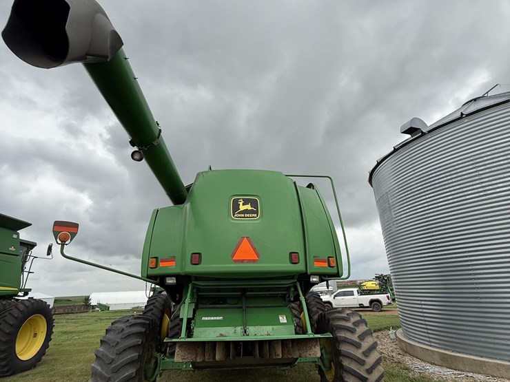 2001-john-deere-9750-image-4