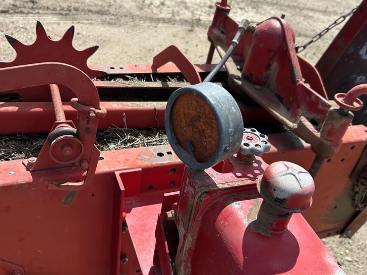 new-holland-311-image-12