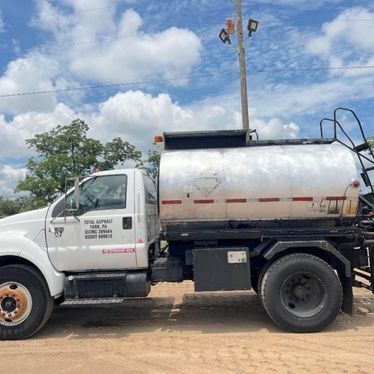 2008 FORD F750 XL