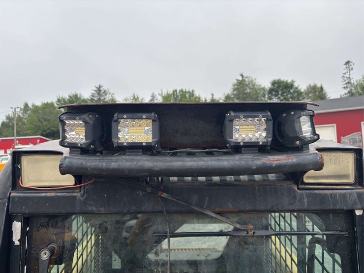 2001-john-deere-250-image-25