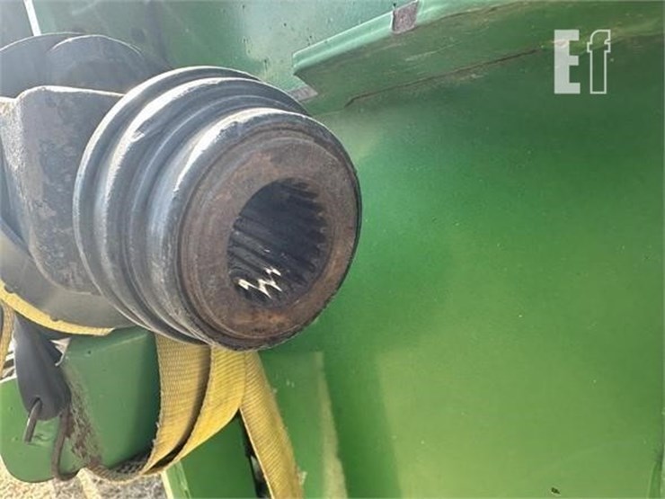 2005-john-deere-630r-image-13