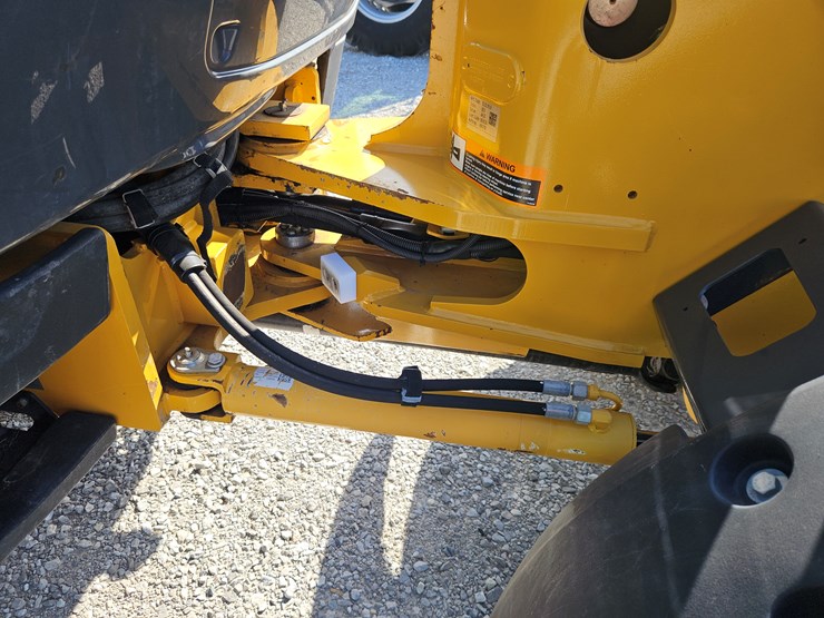 2022-deere-204l-image-18