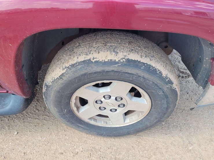 2004-chevrolet-tahoe-image-18