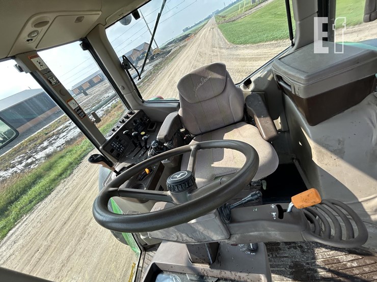 2005-john-deere-7520-image-45