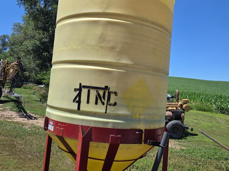 dultmeier-mp223ca-upright-poly-cone-bottom-tank-image-3