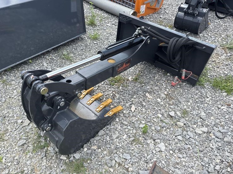 land-honor,-skid-steer-backhoe-image-3
