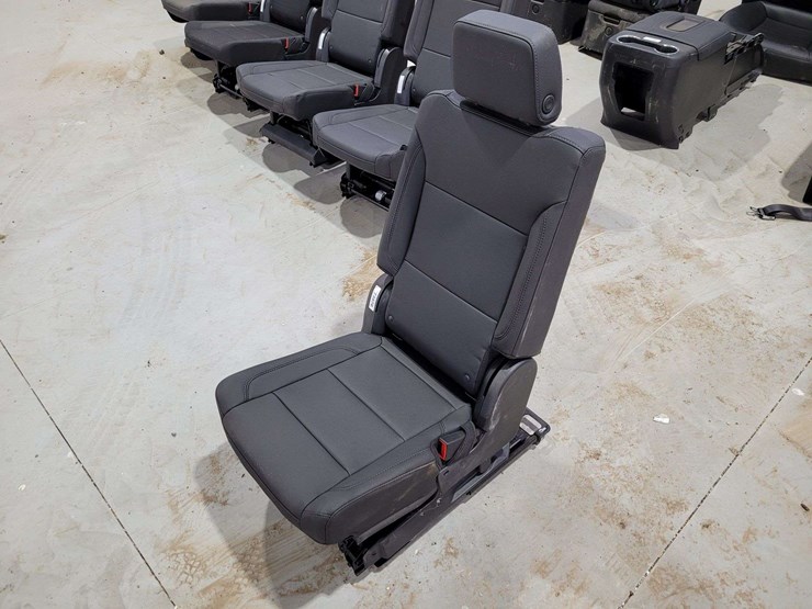 2023-chevrolet-tahoe-image-2