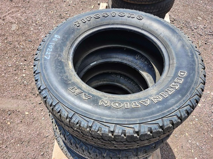 firestone-destination-a/t-p255/79r17-tires-image-3