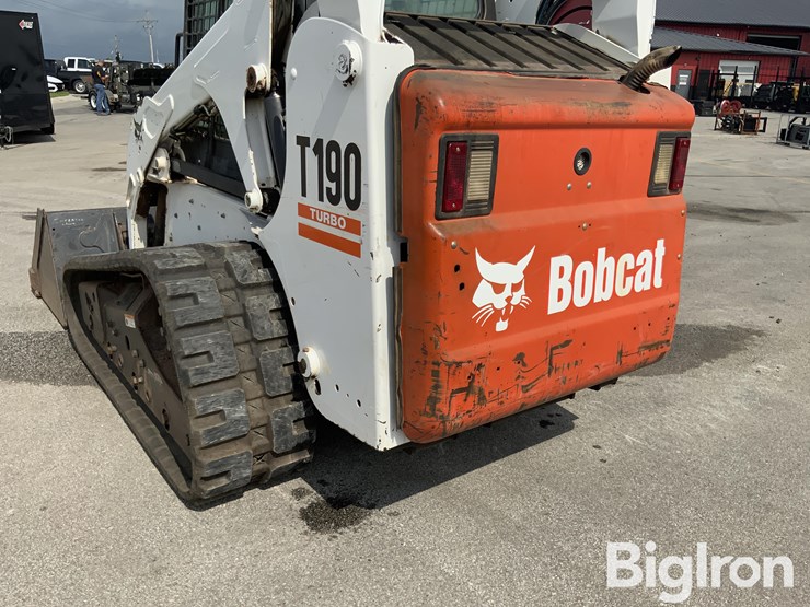 2009-bobcat-t190-image-11
