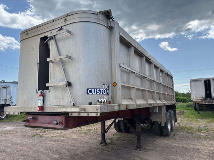 1990-custom-trailer-image-4