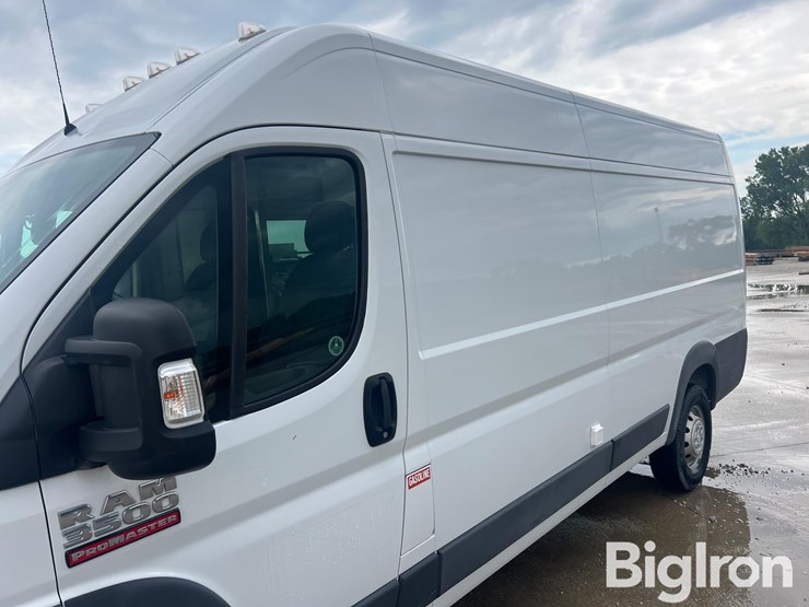 2015-ram-promaster-3500-image-14