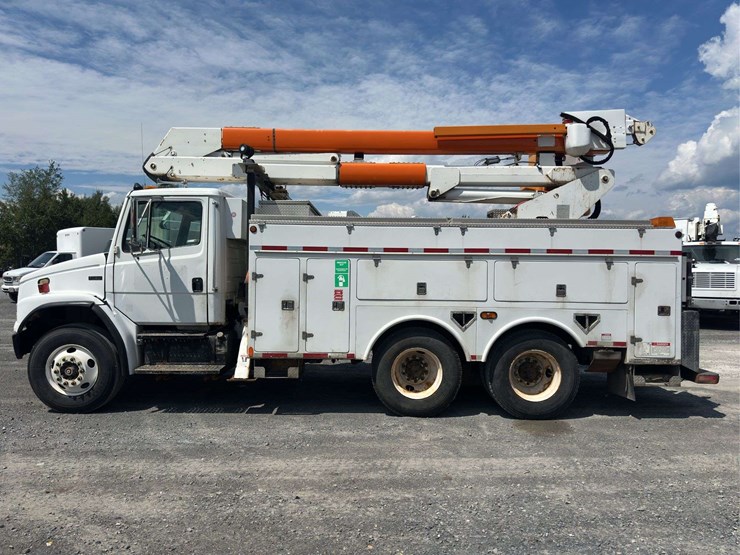 2002-freightliner-fl80-image-6