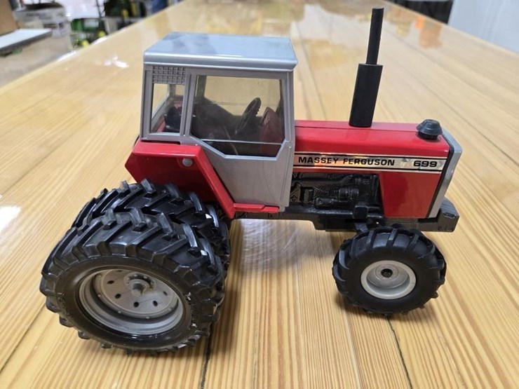 massey-ferguson-699-image-1