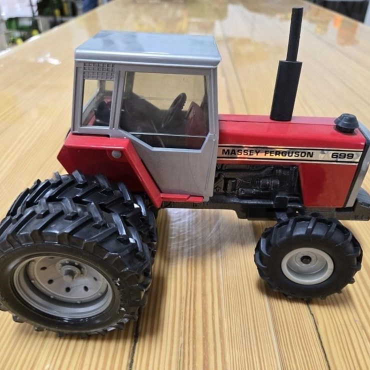MASSEY-FERGUSON 699