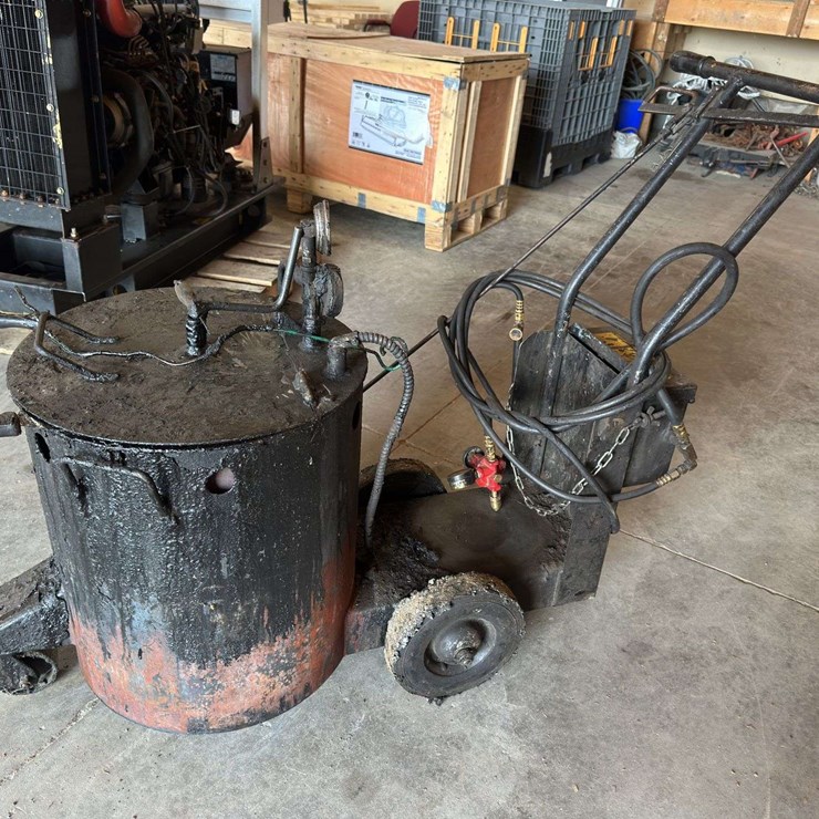 Marathon Rubber Machine for Filling Cracks in Asphalt