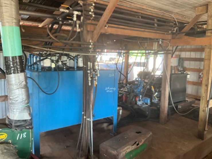 #124-•-entirety-of-power-unit,-hydraulic-tank,-pumps,-and-lines-of-lots-119-123-image-1