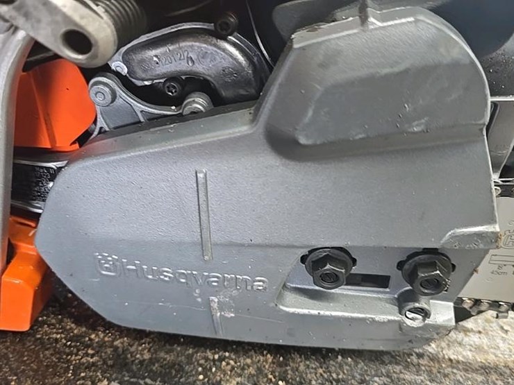 #100-•-2023-husqvarna-550-xp-chain-saw-image-12