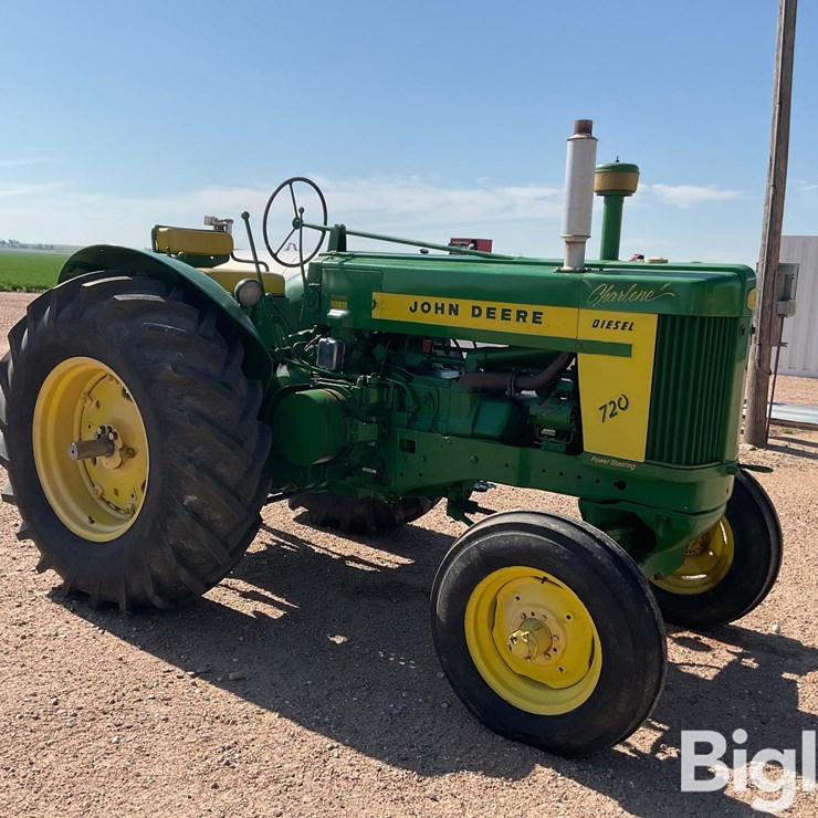 1957 JOHN DEERE 720