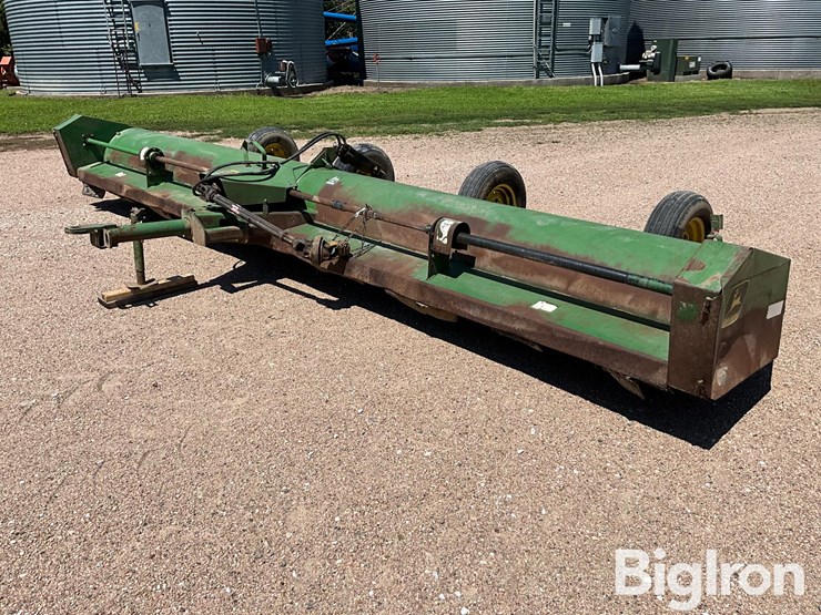 john-deere-120-image-1