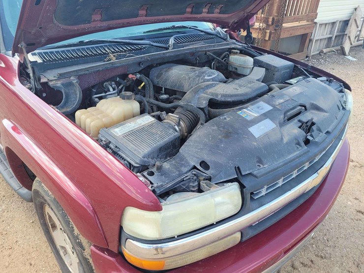 2004-chevrolet-tahoe-image-16