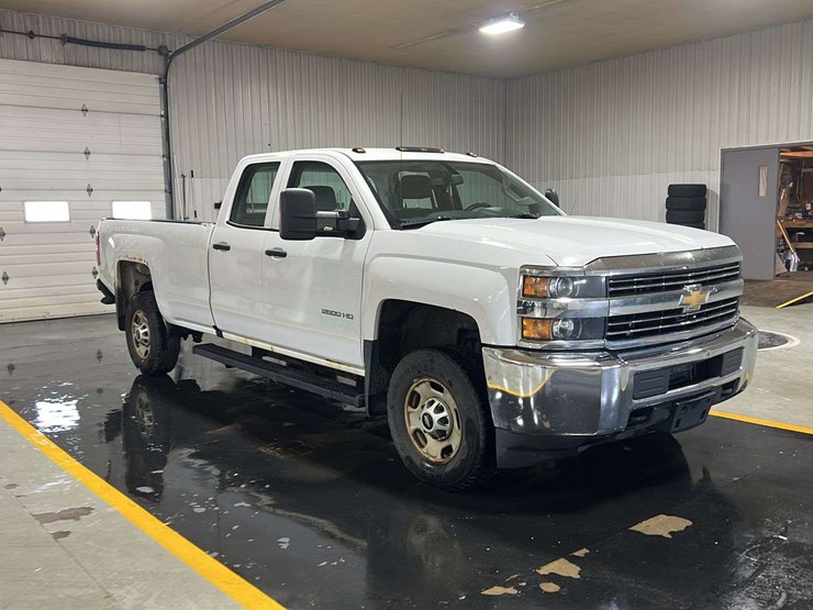 2016-chevrolet-silverado-2500hd-image-7