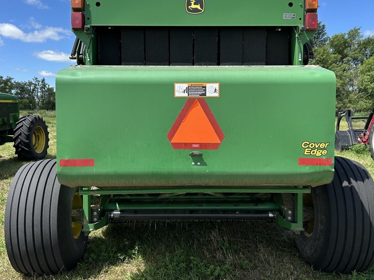 2012-john-deere-568-image-3