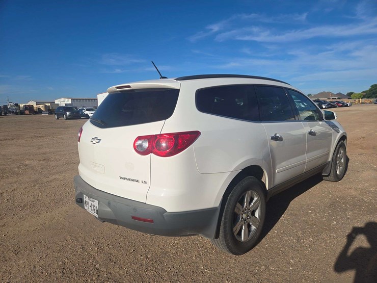 2012-chevrolet-traverse-image-3