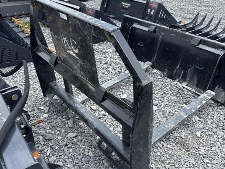 kc-skid-steer-pallet-forks-42-inch-image-2