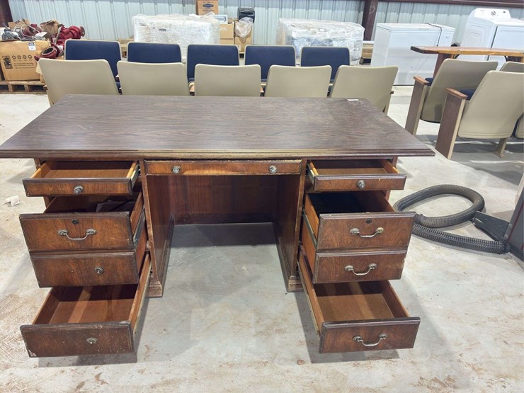 wooden-desk-image-2