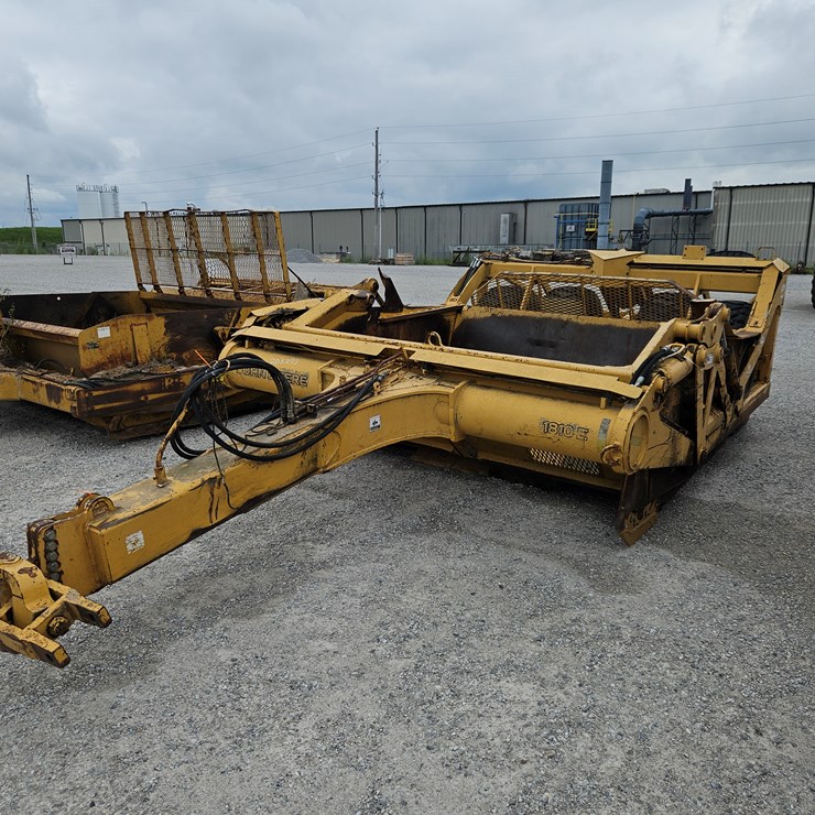 DEERE 1810E