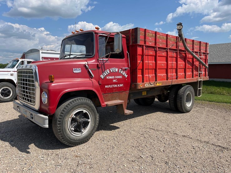 1976-ford-750-grain-truck-image-2