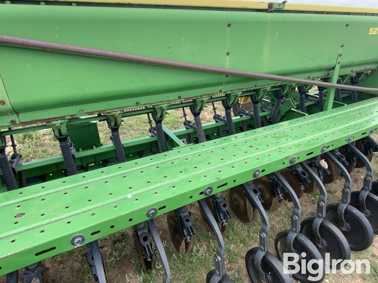 john-deere-520-image-18