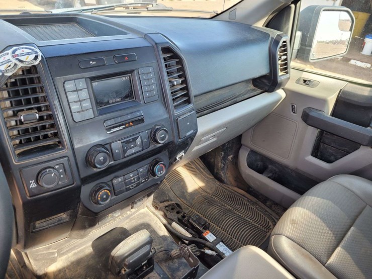 2017-ford-f150-image-10