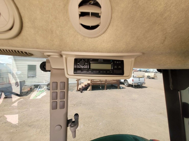 2022-john-deere-5055e-image-13
