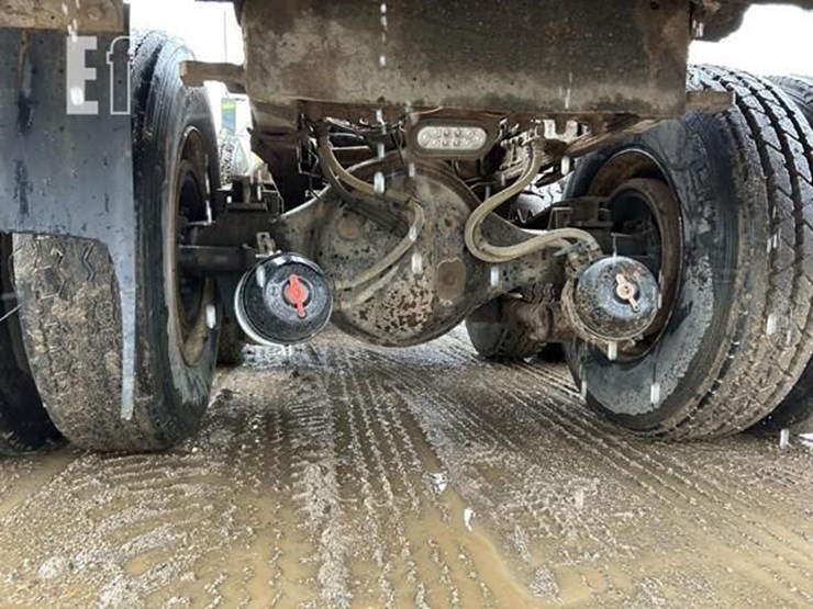 1997-peterbilt-357-image-33