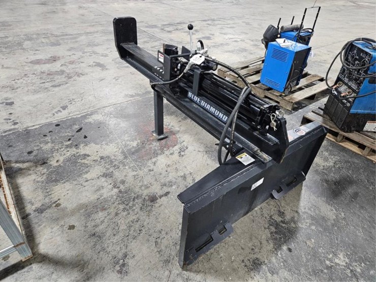 #377-•-blue-diamond-150000-skid-steer-log-splitter-image-3