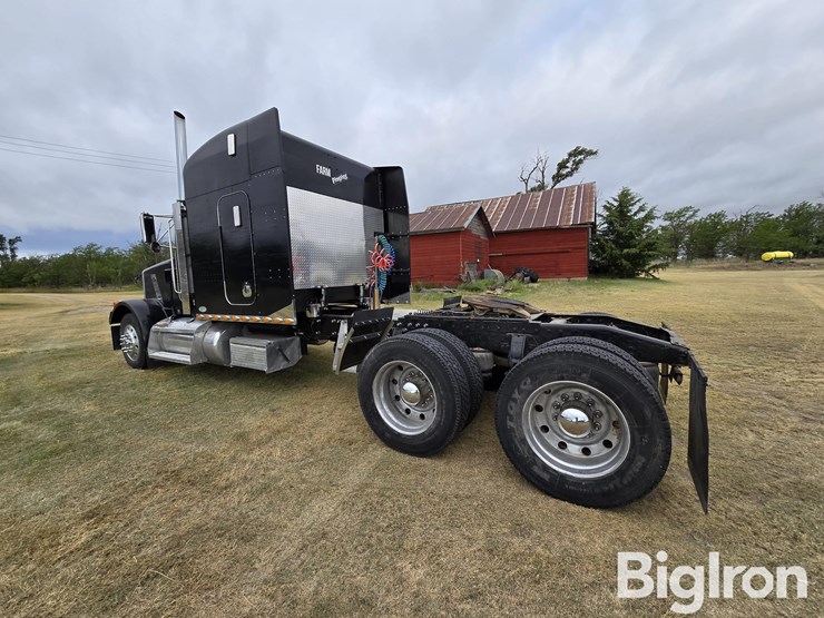 2001-peterbilt-378-image-7