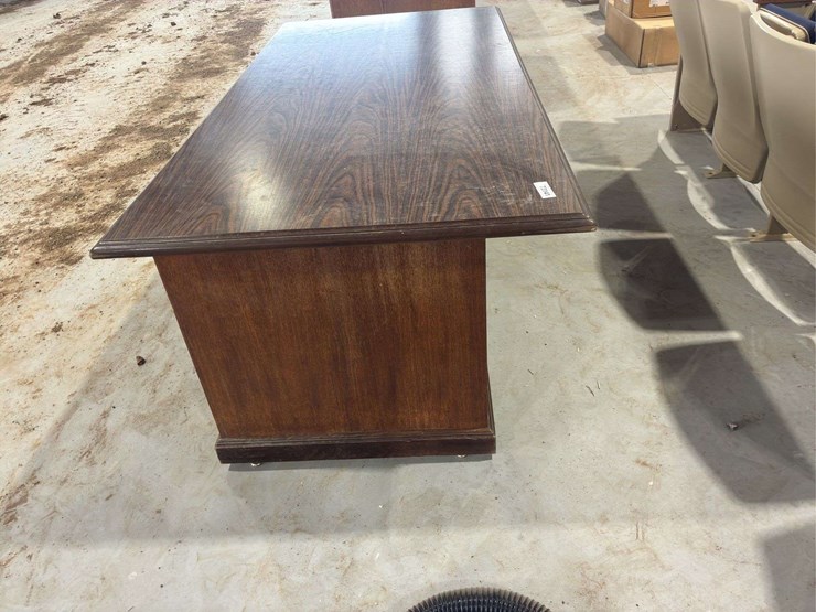 wooden-desk-image-5