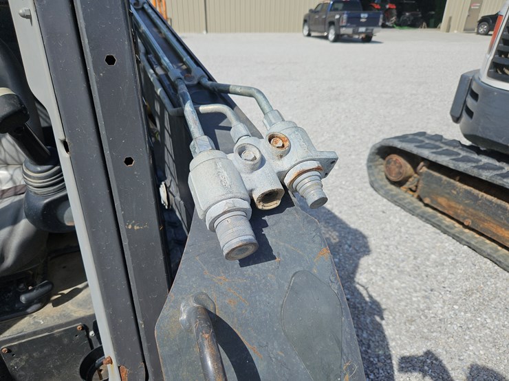 2019-new-holland-c227-image-6