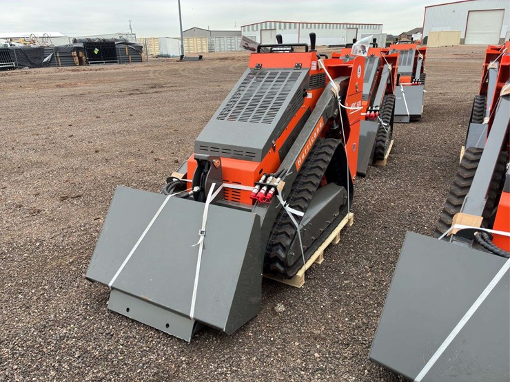 2024-skid-steer-image-1