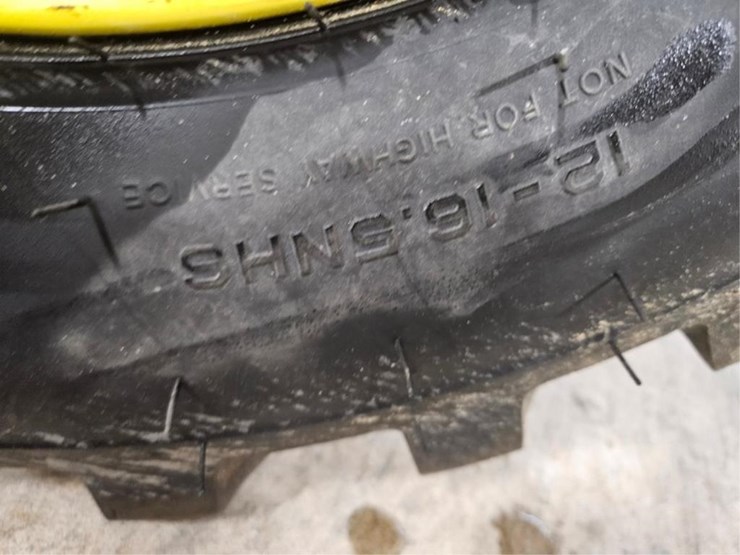 john-deere-2320-image-36