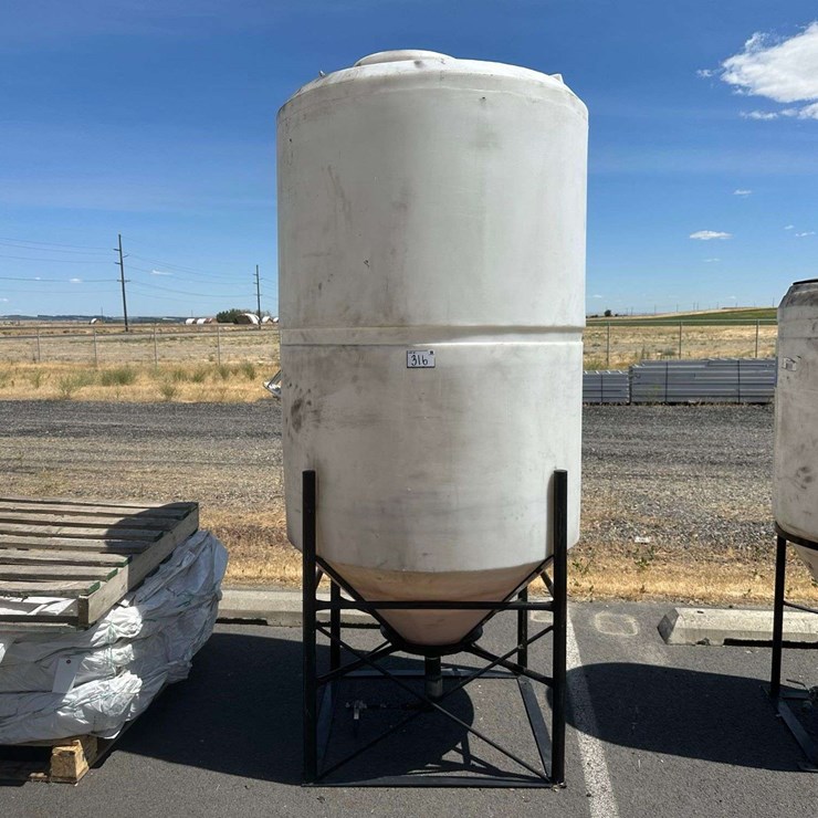 Ace Roto-Mold 350 Gallon Vertical Tank