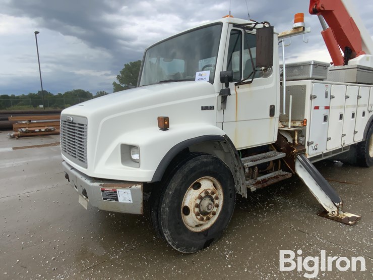 2003-freightliner-fl80-image-19