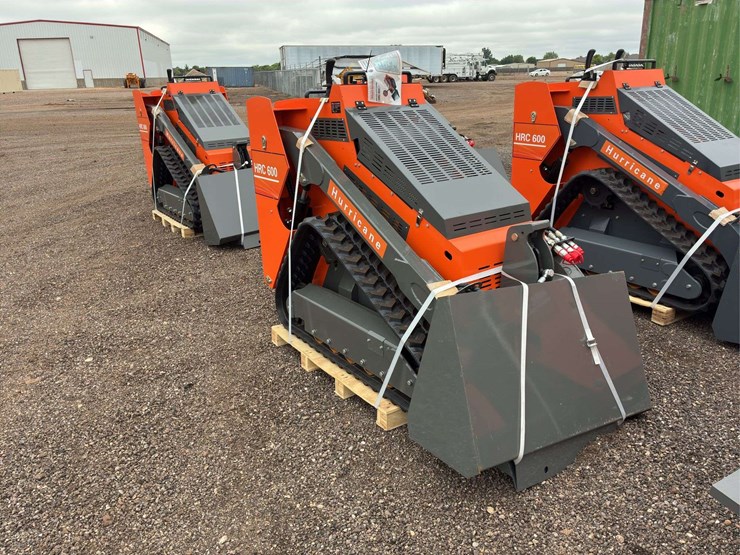 mini-skid-2024-hrc600-skid-steer-image-1