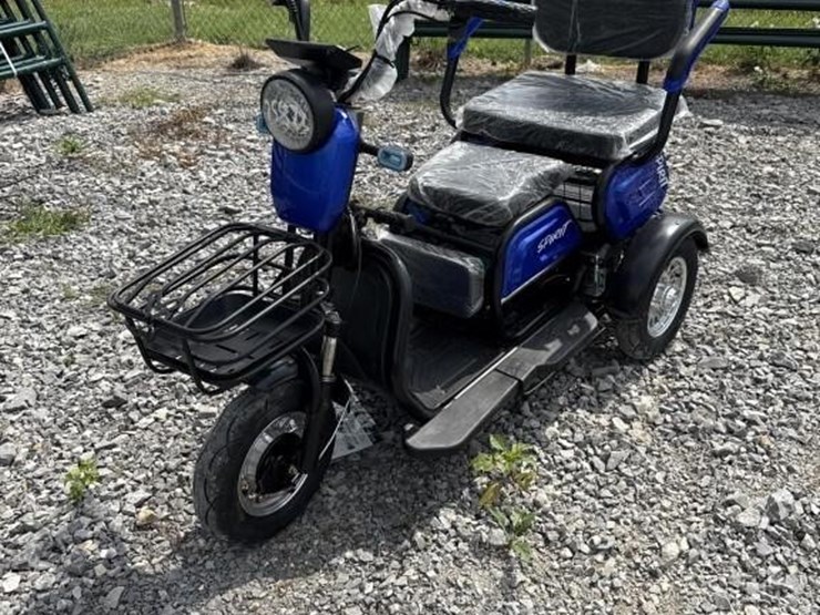 spirit-fashion-3-wheel-electric-scooter-w/charger-image-3