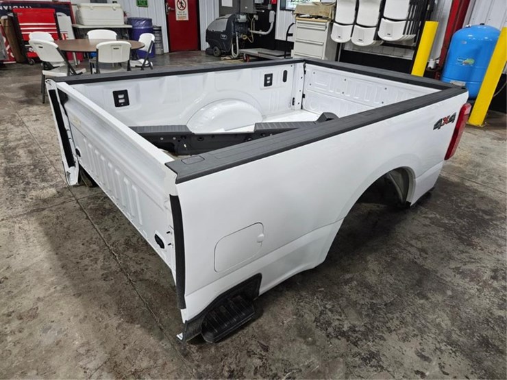 #391-•-2024-ford-8'-truck-box-image-1