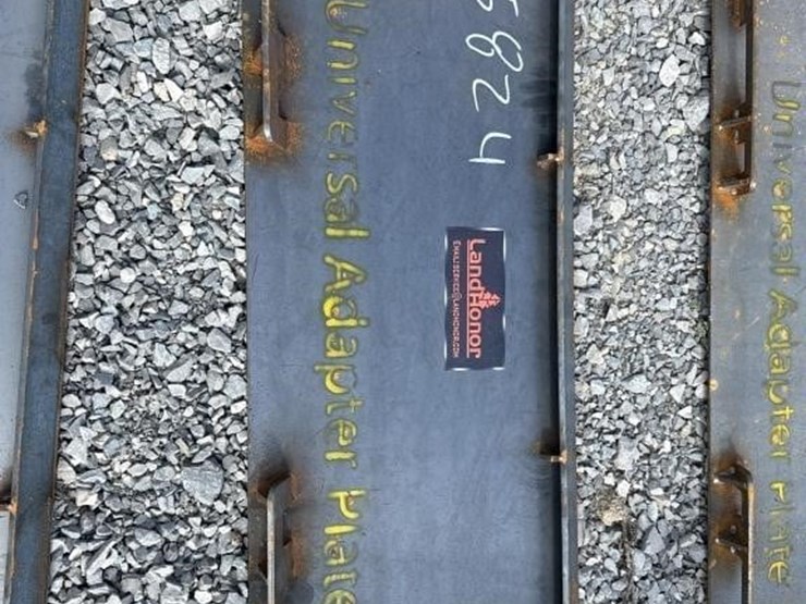 land-honor-universal-skid-steer-plate-image-1